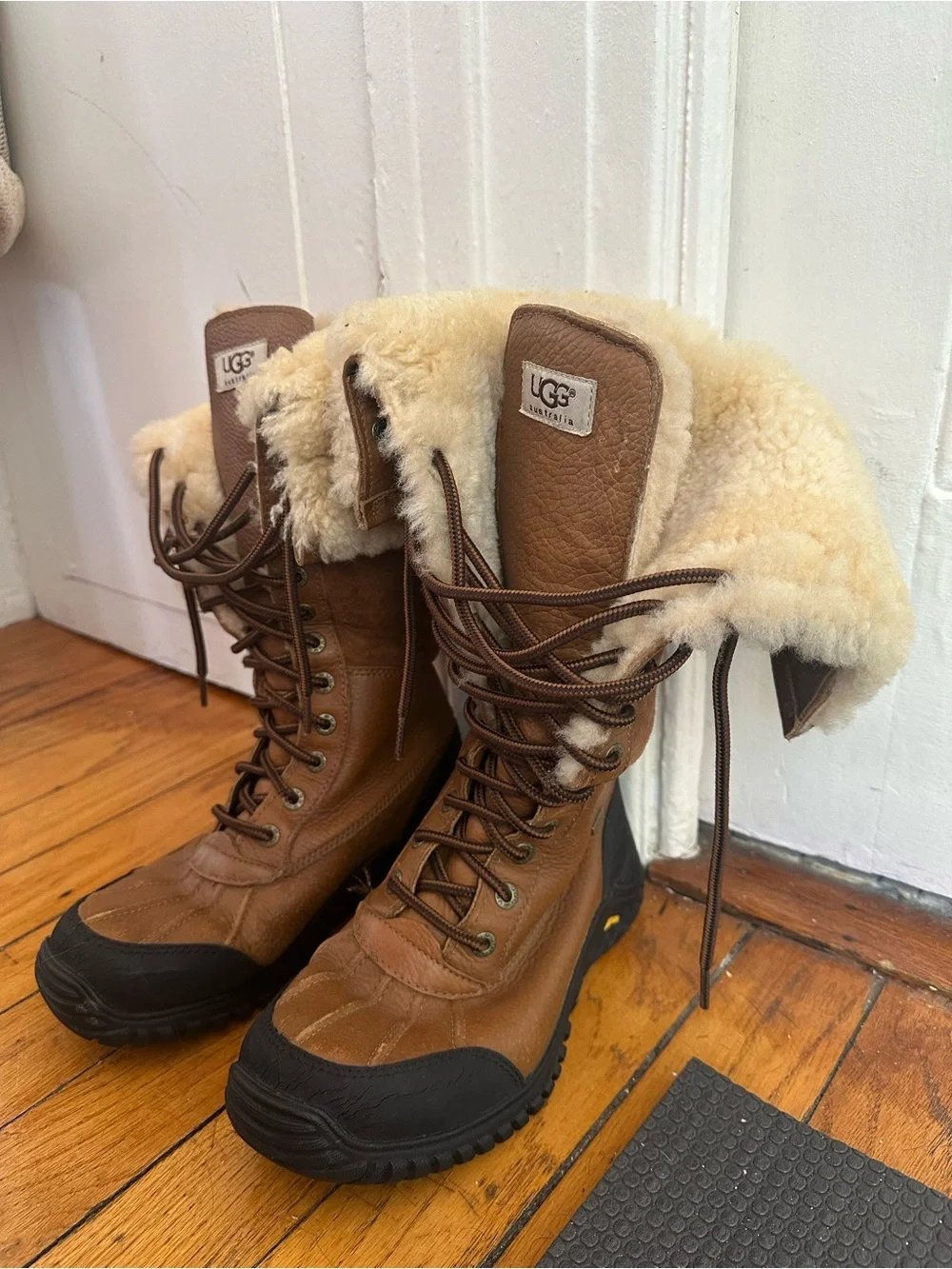 UGG Tan Leather Shearling Lace-Up Winter Boots